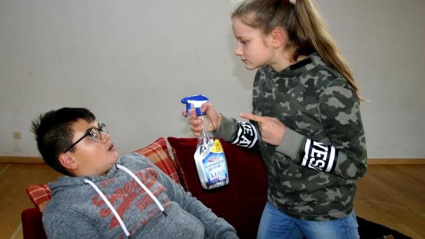 <p>Vader on Moder noh Allerhellejen – die Aufführung der Mürringer Kinder findet größtenteils auf Plattdeutsch statt.</p>