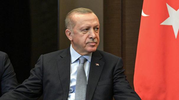 <p>„Ihr mögt das auf die leichte Schulter nehmen. Aber diese Türen können sich öffnen“, sagte Erdogan.</p>