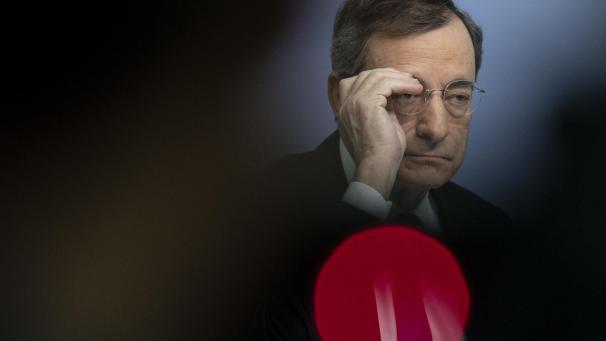 <p>EZB-Präsident Mario Draghi spricht auf seiner letzten EZB-Pressekonferenz.</p>