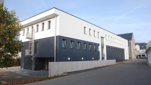 <p>Dass sich der Bau des neuen Büllinger Rathauses um 100.000 Euro auf 1.979.000 Euro verteuert, bezeichnete Friedhelm Wirtz am Freitagabend im Gemeinderat angesichts eines Projekts dieser Größenordnung als „völlig normal“. Mehr Sorgen bereiten dem Bürgermeister die wegbrechenden Einnahmen aus dem Holzverkauf.</p>