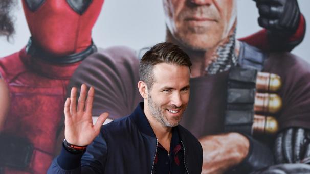 <p>„Deadpool“- Star Ryan Reynolds verteilt witzige Glückwünsche.</p>