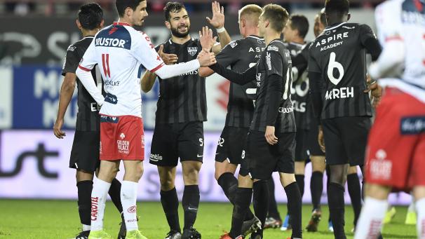 <p>Jordi Amat (Mitte) gehört zu den Schlüsselspielern der AS Eupen.</p>