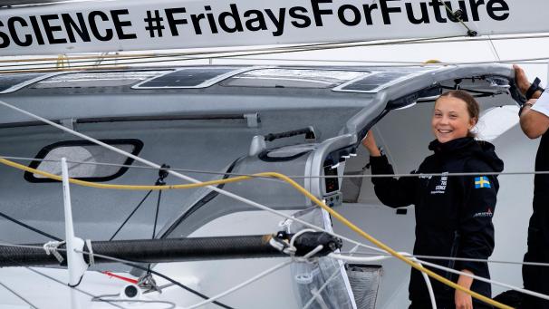 <p>Greta Thunberg an Bord der Segeljacht Malizia II. Die schwedische Klima-Aktivistin und die Gründerin der Klimabewegung Fridays for Future will trotz des Ortswechsels beim UN-Klimagipfel dabei sein.</p>