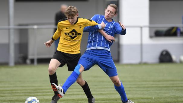 <p>Sven Mertens (r.) und Eupen B ließen in Büllingen Punkte liegen.</p>
