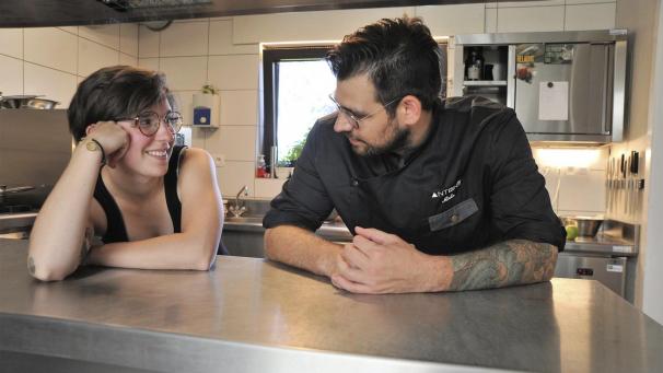 <p>Lisa Klinkenberg und Mirko Radermeker betreiben seit Mai 2017 das „Antoine“ im Eupener Ortsteil Stendrich. Am Montag verlieh der „Gault&amp;Millau“ ihrem Restaurant den Titel „Entdeckung des Jahres“.</p>