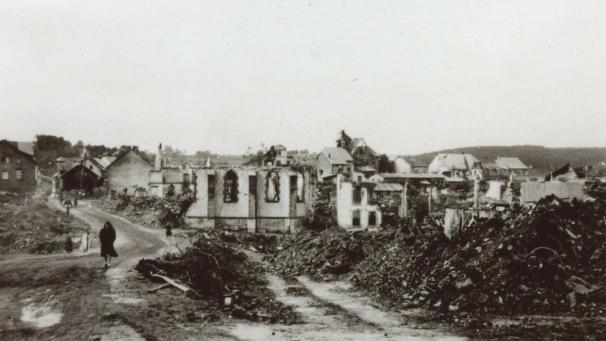 <p>Weihnachten 1944 brach über St.Vith die Katastrophe herein. Die Stadt wurde praktisch komplett zerstört.</p>