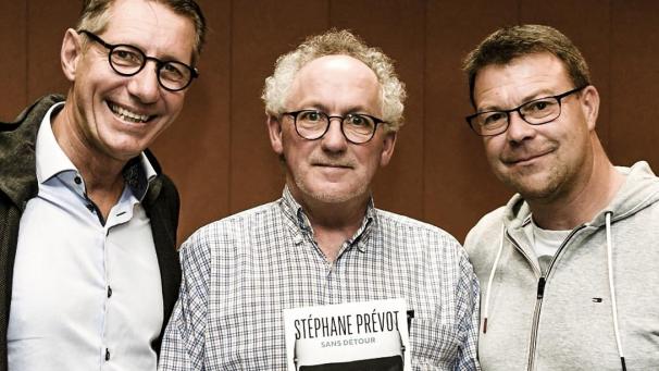 <p>Ein Buch als Gemeinschaftswerk von Eric Gressens, Dominique Dricot und Stéphane Prévot.</p>