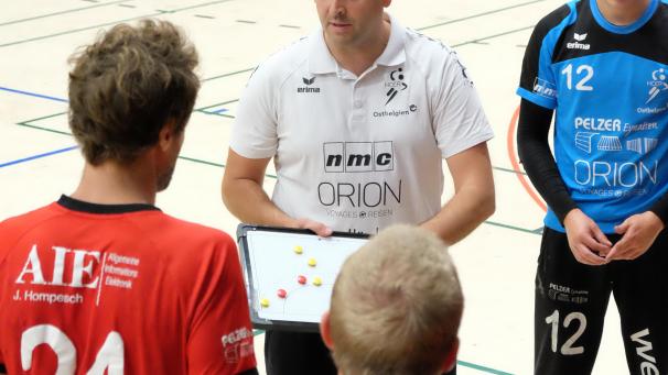 <p>Trainer Bruno Thevissen will seine Mannschaft in die Erfolgsspur zurückführen.</p>