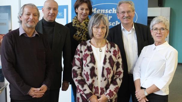 <p>Christian Ude (2.v.r.) und Stiftungsrat Peter Renner (2.v.l.) wurden vom Team von Menschen für Menschen Belgien herzlich empfangen.</p>
