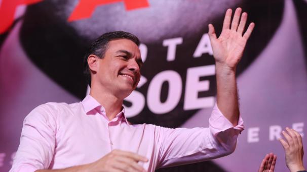 <p>Sánchez' Partei PSOE gewinnt zwar die Wahl, verpasst aber die absolute Mehrheit.</p>
