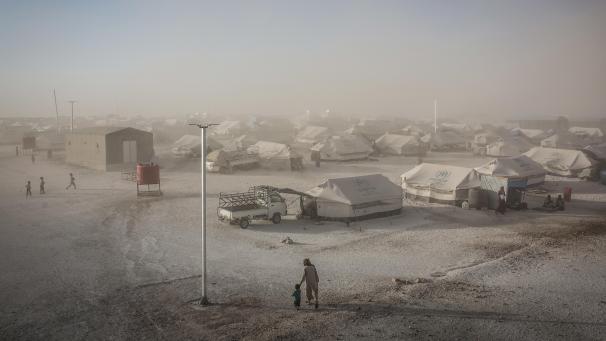 <p>Ain Issa, Syrien. Das Flüchtlingslager beherbergte größtenteils Familien, die vor Kämpfen zwischen der Terrormiliz Islamischer Staat (IS) und einer von den USA unterstützen Koalition aus syrischen Truppen aus Al-Rakka geflohen sind. Angrenzend gab es auch ein Gefangenenlager.</p>