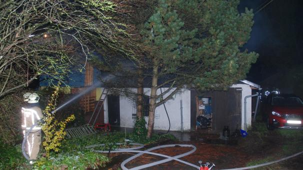 <p>Der schwere Hausbrand in der Poteauer Straße soll durch eine Gasexplosion verursacht worden sein.</p>