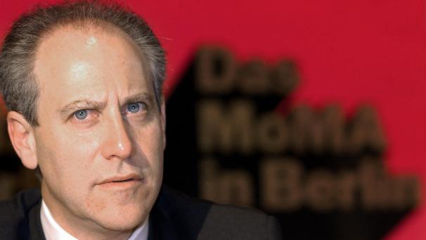 <p>Glenn D. Lowry ist seit 1995 Direktor des Museum of Modern Art. Sein Vertrag läuft noch bis 2025.</p>