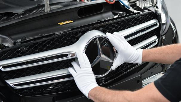 <p>Bei Daimler stehen Einsparungen bei den Personalkosten an.</p>