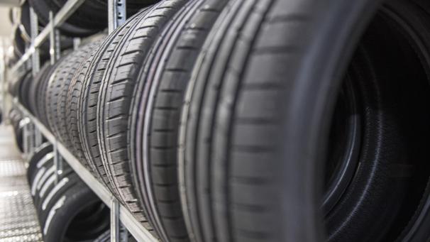 <p>Unterhändler der EU-Institutionen haben sich auf eine einheitliche Kennzeichnung von Fahrzeugreifen geeinigt.</p>