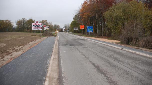 <p>Dass der Ravelzubringer von der Ortschaft Wallerode die Regionalstraße in Höhe der Walleroder Brücke überqueren soll, ist aus Sicht der beiden St.Vither Oppositionsfraktionen zu gefährlich. Sie stören sich auch generell an der Vorgehensweise in dieser Akte, die eigentlich in den Händen der Nachbargemeinde Amel liegt.</p>
