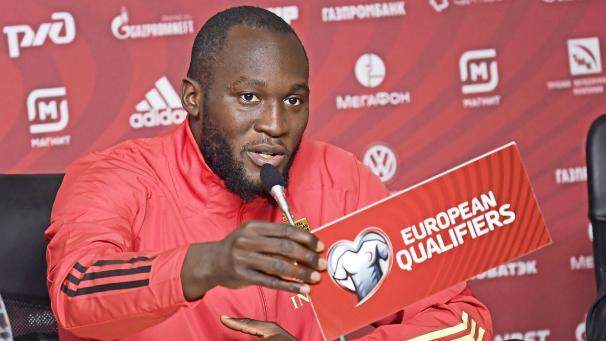 <p>Romelu Lukaku während der Pressekonferenz am Freitag vor dem Spiel gegen Russland in Sankt Petersburg.</p>
