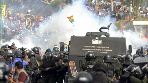 <p>Die Polizei gegen Unterstützer des Ex-Präsidenten Evo Morales.</p>