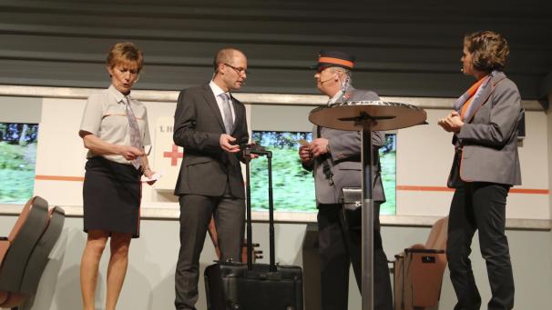<p>Originaluniformen der SNCB oder der Polizei. In diesem Stück stimmte einfach alles.</p>