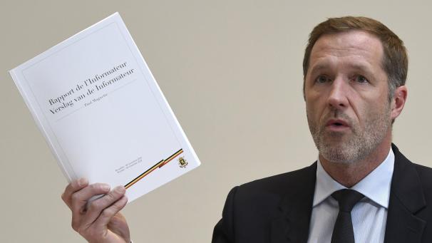 <p>Magnete und der Wunschzettel. Oder doch die Basis für einen Koalitionsvertrag, das ist die Frage.</p>