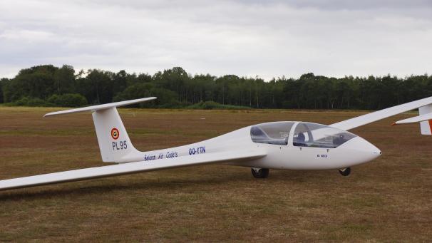 <p>Mit diesen Segelfliegern heben die Kadetten der belgischen Armee ab.</p>