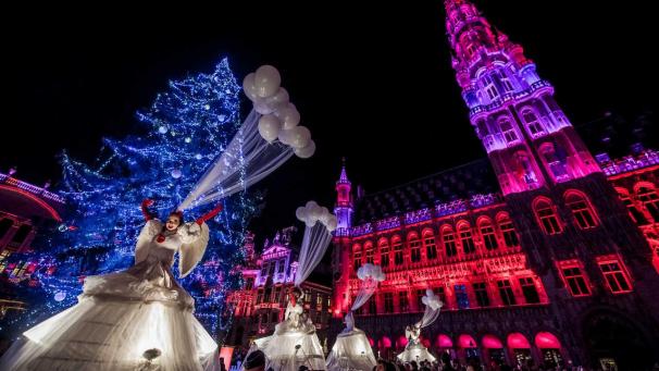 <p>Der Grand’Place erstrahlt zur Adventzeit in einem magischen und märchenhaften Glanz. Fotos:</p>