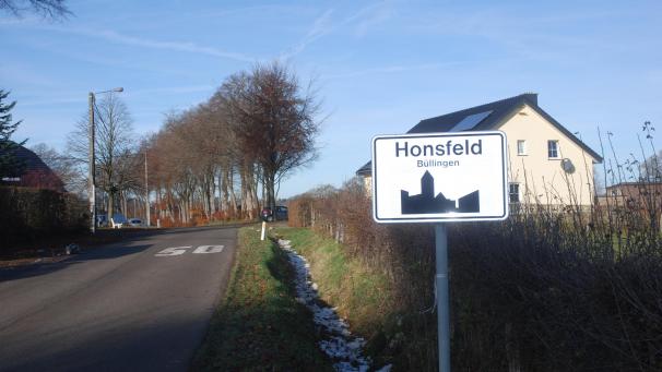 <p>In Honsfeld soll ein sogenannter optischer Knoten das Internetangebot verbessern. Der Aufbau dieses Knotens ist nach Angaben von Proximus im kommenden Jahr geplant.</p>