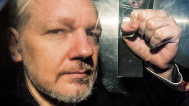 <p>Ärzte fordern, dass Wikileaks-Gründer Julian Assange dringend medizinisch behandelt werden muss. Er könnte sonst im Gefängnis sterben.</p>