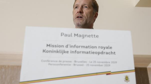 <p>Paul Magnette appellierte an die Parteipäsidenten: „Wir arbeiten für ALLE Belgier, von Eupen bis Mouscron und von Arlon bis Zeebrugge.“</p>
