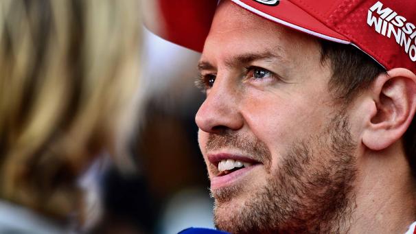 <p>Sebastian Vettel fährt seit 2007 in der Formel 1, holte 2010, 2011, 2012 und 2013 mit Red Bull den Weltmeistertitel. Seit 2015 startet Vettel für das italienische Traditionsteam Ferrari.</p>