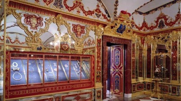 <p>Der Schmucksaal des Grünen Gewölbes</p>