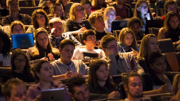 <p>Laut „Le Soir“ schiebt inzwischen einer von fünf Studenten eine oder mehrere Prüfungen vor sich her.</p>