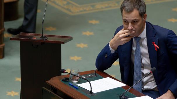 <p>Minister De Croo während der Fragestunde</p>