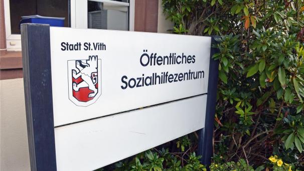 <p>Im ÖSHZ-Gebäude in Wiesenbach wird ein Empfang eingerichtet.</p>