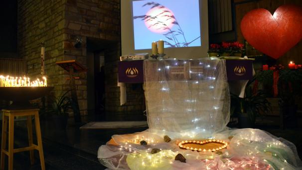 <p>Der Weltgedenktag für verstorbene Kinder und Jugendlichen brachte am Sonntag zum 13. Mal Angehörige zu einer Feier in der Pfarrkirche in Iveldingen zusammen.</p>