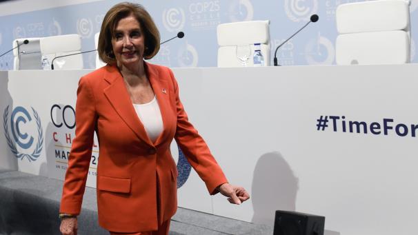 <p>Nancy Pelosi nach einer Pressekonferenz während der UN-Klimakonferenz COP25.</p>