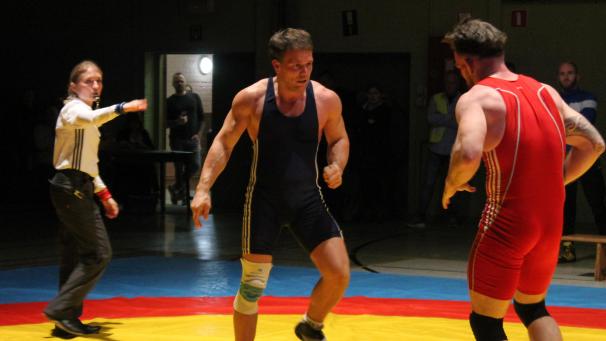 <p>Andreas Hundes (l.) siegte in der 80-kg-Klasse.</p>