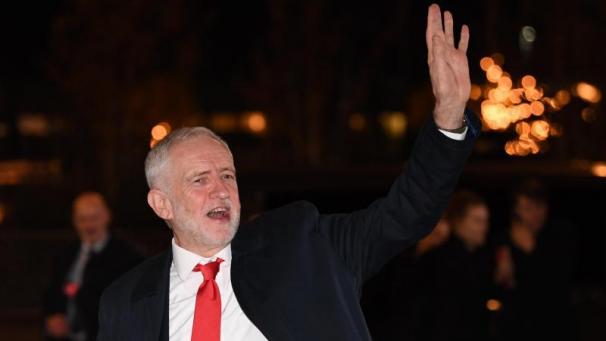<p>Beim Referendum über den EU-Austritt 2016 hat sich Jeremy Corbyn für den Verbleib in der Staatengemeinschaft ausgesprochen.</p>