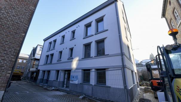 <p>Noch laufen die Bauarbeiten in der Eupener Borngasse. Die Seniorenwohngemeinschaft bestehend aus sechs Wohneinheiten soll aber voraussichtlich im ersten Halbjahr 2020 fertiggestellt sein.</p>