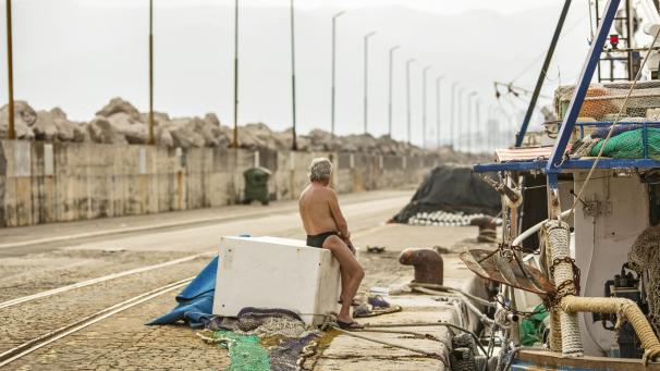 <p>Ein Mann am Molo Longo, dem längsten Pier in Rijeka, der Europäischen Kulturhauptstadt 2020.</p>