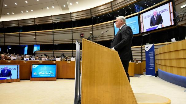 <p>AdR-Präsident Lambertz bei seiner Ansprache zur „Lage der Union“ am vergangenen Mittwoch im EU-Parlament.</p>
