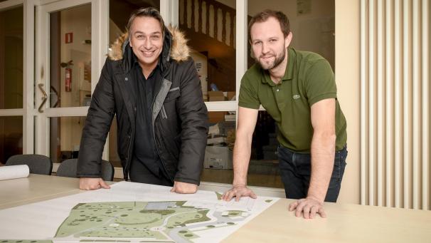 <p>Viertelmanager Benjamin Fleig (l.) und Projektautor Benjamin Dethier (r.) werden am Montag den Entwurf zur Neugestaltung des Park Loten im Animationszentrum Ephata präsentieren.</p>