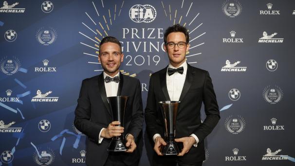 <p>Als Rallye-Vize-Weltmeister wurden Thierry Neuville (r.) und Nicolas Gilsoul bei der FIA-Gala in Paris gefeiert.</p>