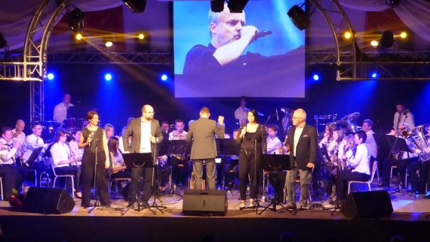 <p>Das Konzert fand seinen krönenden Abschluss mit „80er Kult(tour)“, bei dem die vier Sänger noch mal alles gaben.</p>