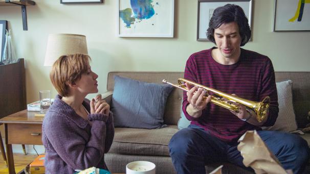 <p>Scarlett Johansson (l.) als Nicole und Adam Driver als Charlie in einer Szene des Films „Marriage Story“.</p>