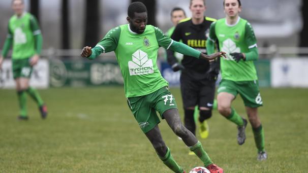 <p>Glody Kudura (am Ball) wurde auch auf dem Fußballplatz schon mehrfach rassistisch beleidigt.</p>
