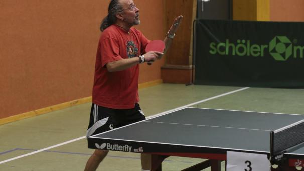 <p>Peter Schuller (C0/TTC Raeren) verdankt die Liebe zum Tischtennissport seinem Vater.</p>
