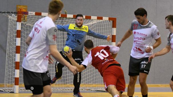<p>Youri Denert im NeLo-Kasten entschärfte einige Eupener Würfe.</p>