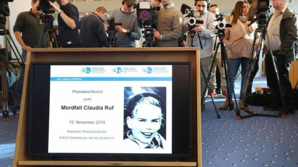 <p>Polizei und Staatsanwaltschaft informierten vor einigen Wochen über neue Ermittlungen im Mordfall Claudia Ruf. | Foto: dpa</p>