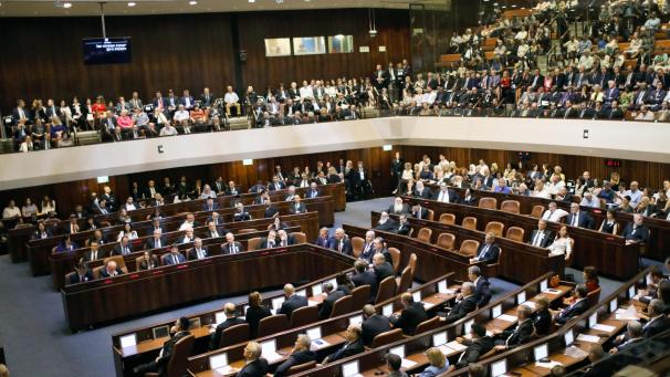 <p>Das Parlament stimmte am frühen Donnerstagmorgen für seine Auflösung.</p>